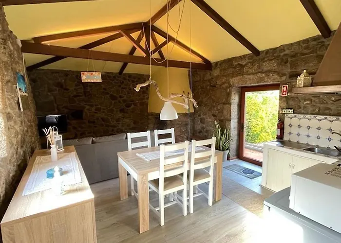 Lugar Encantador Com Estacionamento Incluido בית נופש Reboreda